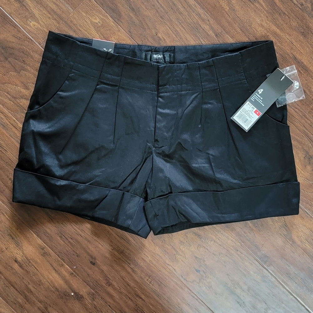 Mossimo Dressy Black Size 4 Shorts NWT Never Worn